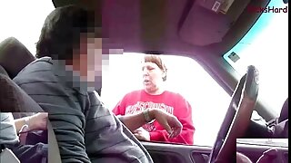 مطیع سنہرے بالوں والی لڑکی اس فلم سکسی روسی بلی کے ہونٹ کے ساتھ ٹکی کپڑے پیگس