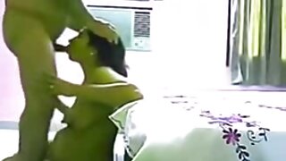 حیرت انگیز فیلم سکسی روسی bootylicious brunette فاحشہ عورت کتا اور سواری کا آلہ